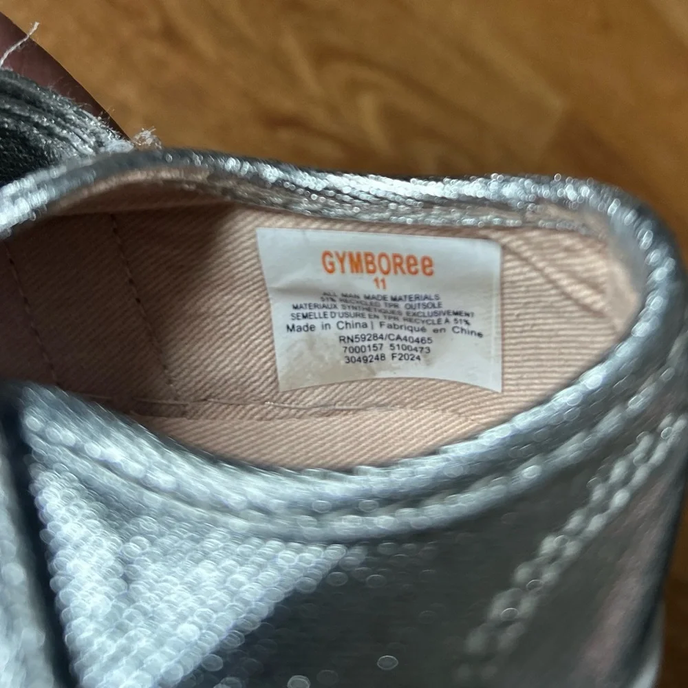 Gymboree Girls cute bowl shiny silver strap shoes for toddler girls size 11